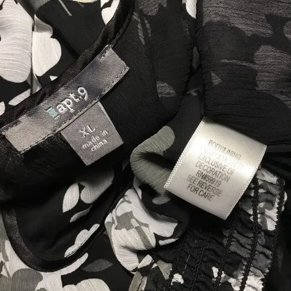 Ruffle sleeve floaty top with satin covered button detail front peasant size XL - Picture 7 of 8